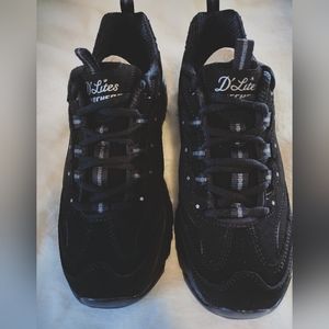Brand New Women's Sketchers D lites